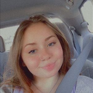 Meet your Posher, Cayla